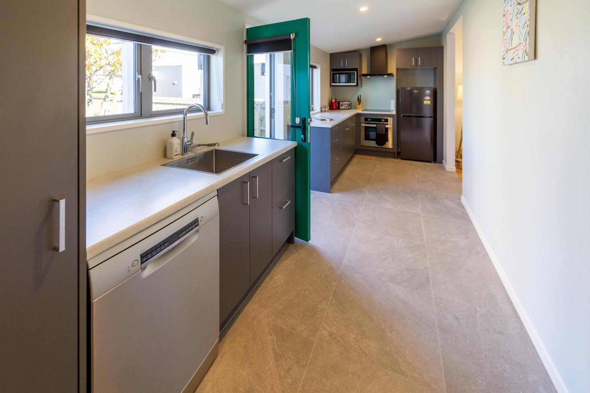 Charming 3 Bedroom Home Near Christchurch City エクステリア 写真