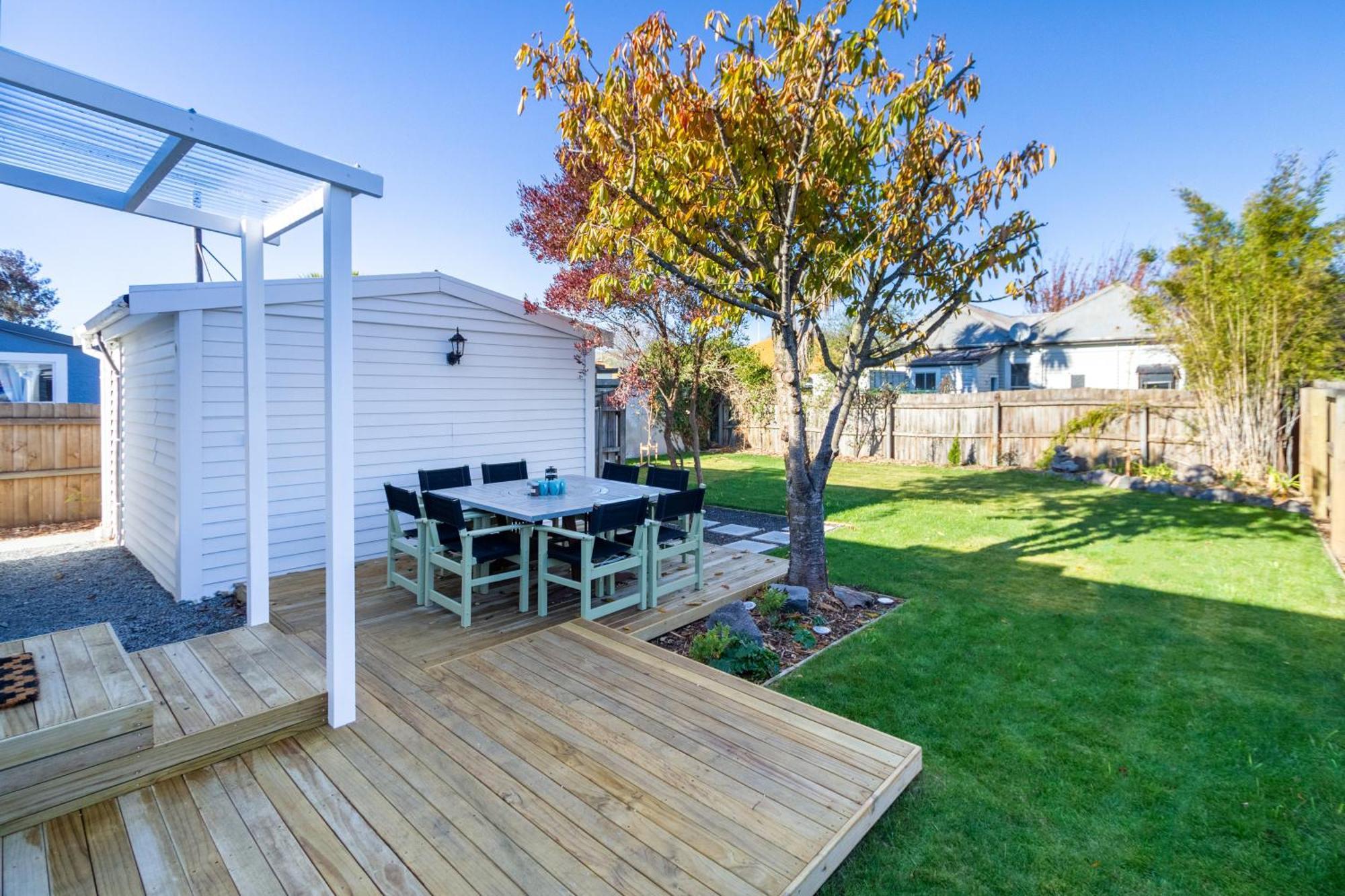 Charming 3 Bedroom Home Near Christchurch City エクステリア 写真