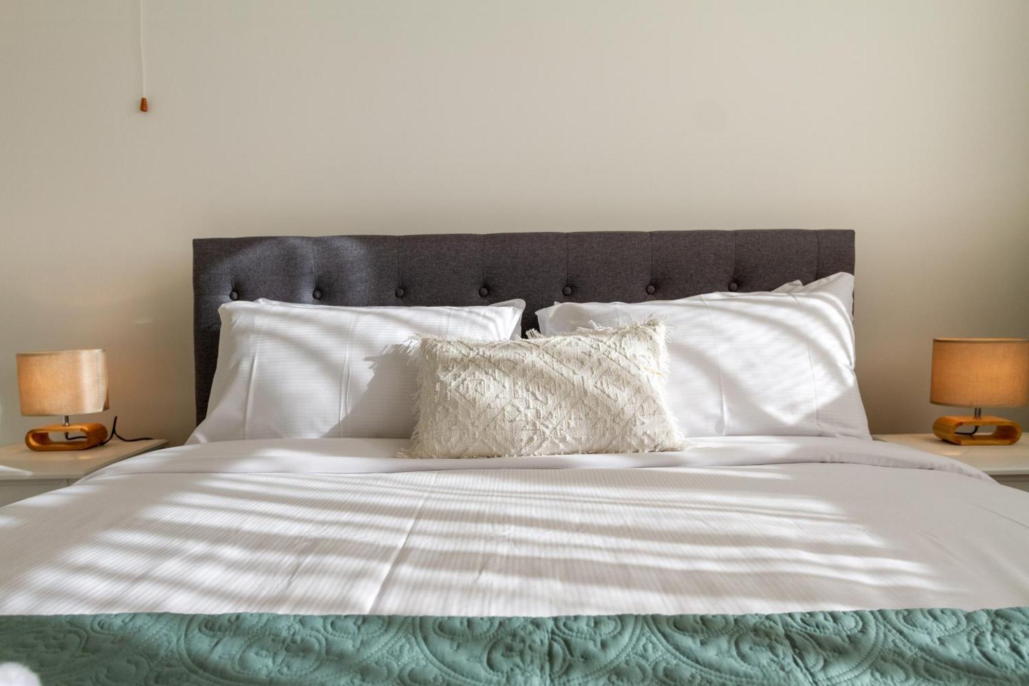 Charming 3 Bedroom Home Near Christchurch City エクステリア 写真